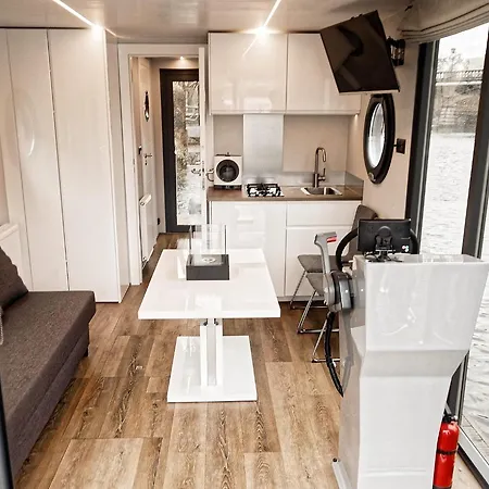 Apartament Na Wodzie - Houseboat Luka 2