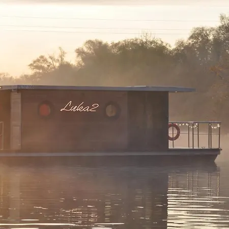Apartament Na Wodzie - Houseboat Luka 2